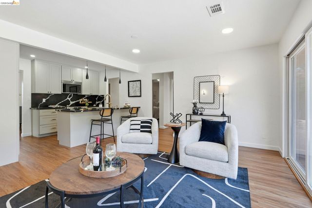 2662 Tamalpais Dr, Pinole, CA 94564