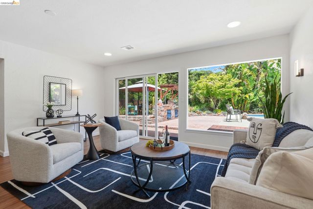 2662 Tamalpais Dr, Pinole, CA 94564
