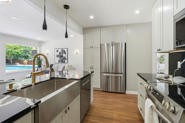 2662 Tamalpais Dr, Pinole, CA 94564