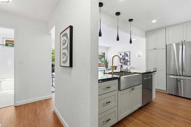 2662 Tamalpais Dr, Pinole, CA 94564