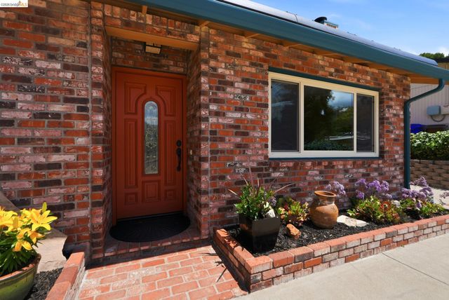 2662 Tamalpais Dr, Pinole, CA 94564