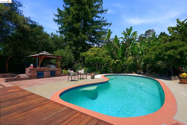 2662 Tamalpais Dr, Pinole, CA 94564
