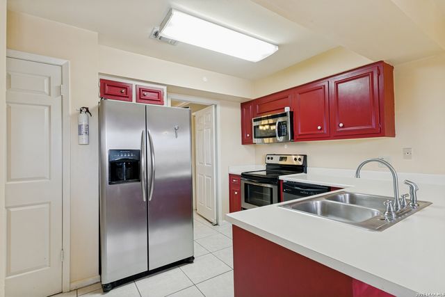 5359 Fredericksburg Rd Apt 610, San Antonio, TX 78229