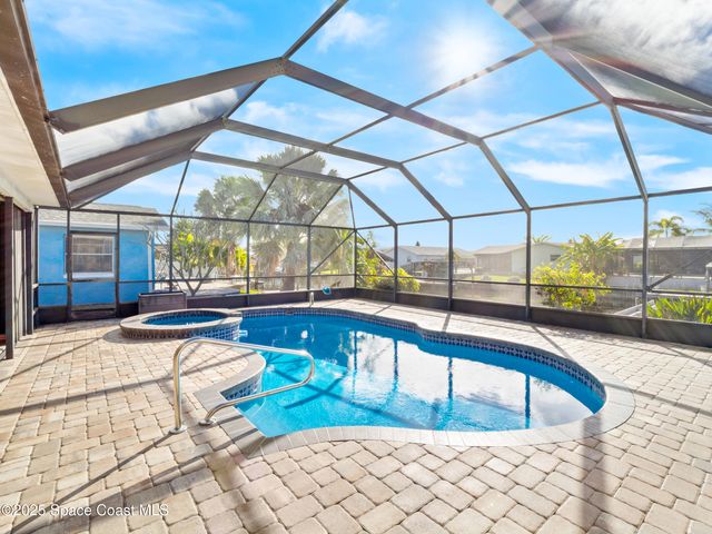 1525 W Riviera Drive, Merritt Island, FL 32952