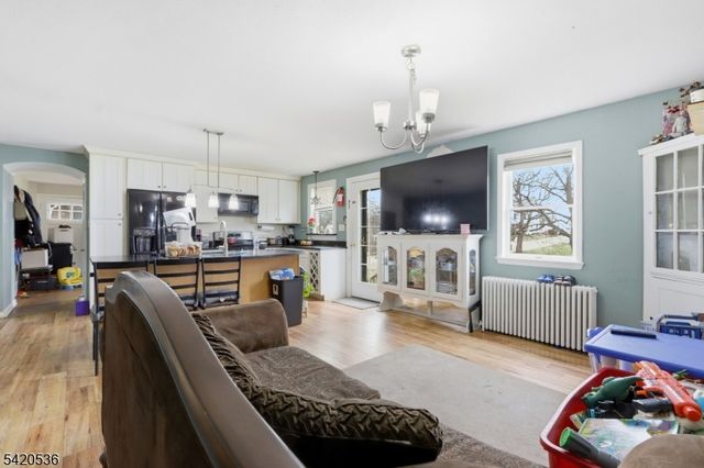 13 William St, Flemington Boro, NJ 08822