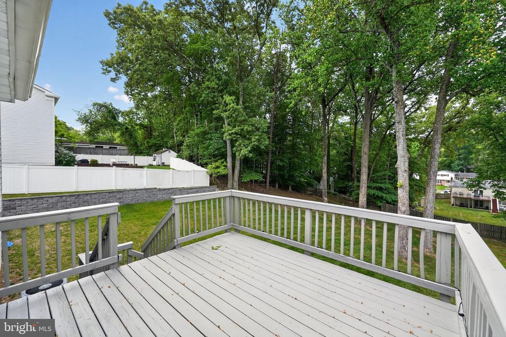 Image 10 of property listing at 13312 FORT WASHINGTON RD, Fort Washington, MD 20744