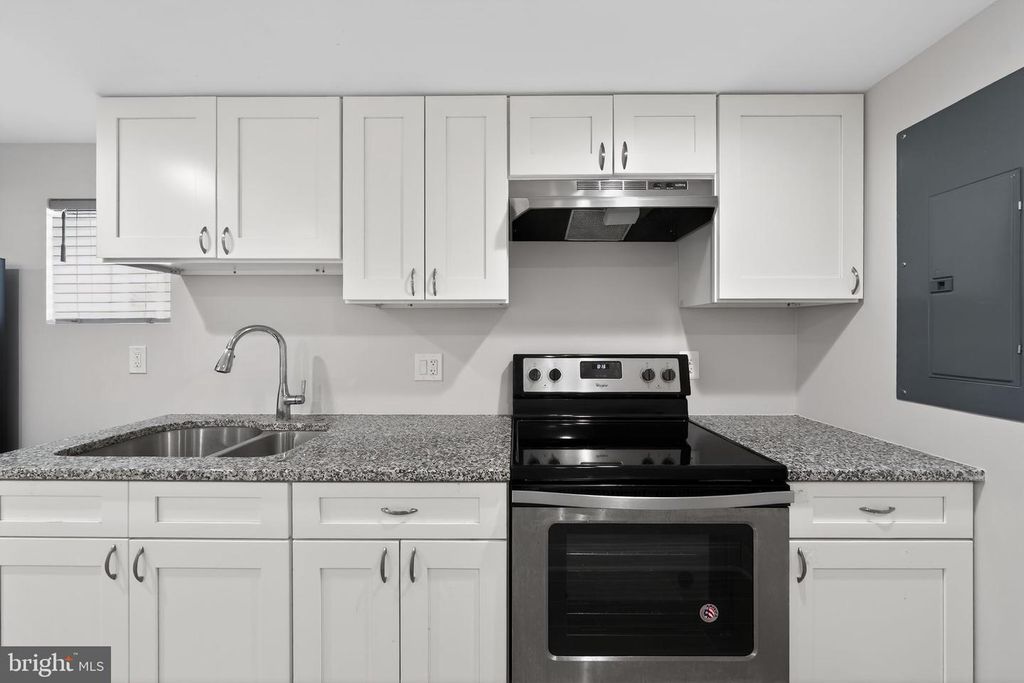 Image 22 of property listing at 13312 FORT WASHINGTON RD, Fort Washington, MD 20744