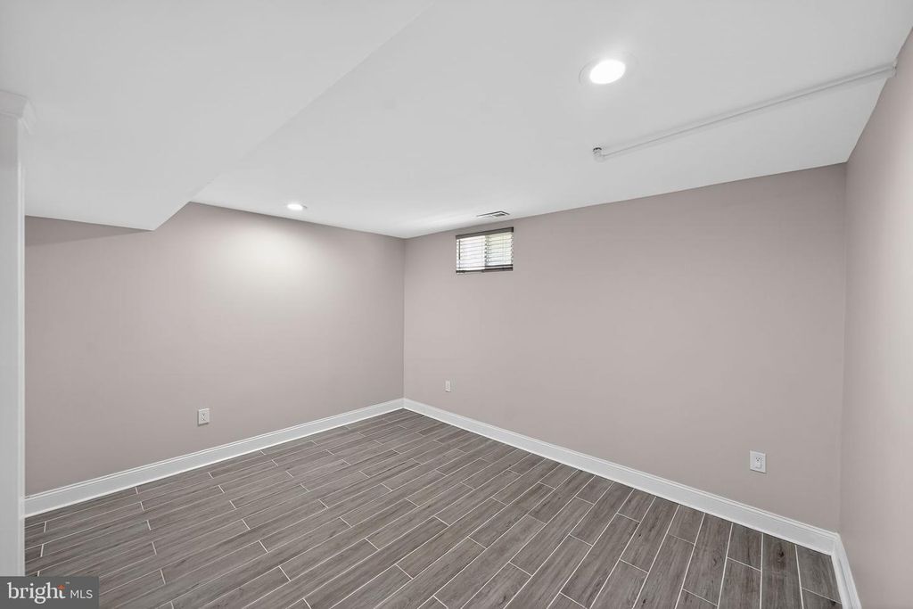 Image 26 of property listing at 13312 FORT WASHINGTON RD, Fort Washington, MD 20744