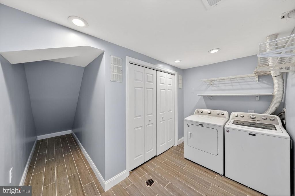 Image 28 of property listing at 13312 FORT WASHINGTON RD, Fort Washington, MD 20744