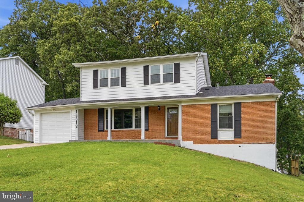 Image 32 of property listing at 13312 FORT WASHINGTON RD, Fort Washington, MD 20744