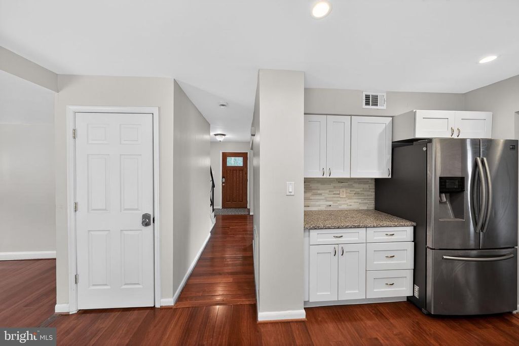 Image 7 of property listing at 13312 FORT WASHINGTON RD, Fort Washington, MD 20744