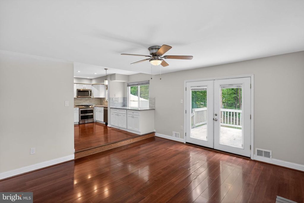 Image 8 of property listing at 13312 FORT WASHINGTON RD, Fort Washington, MD 20744
