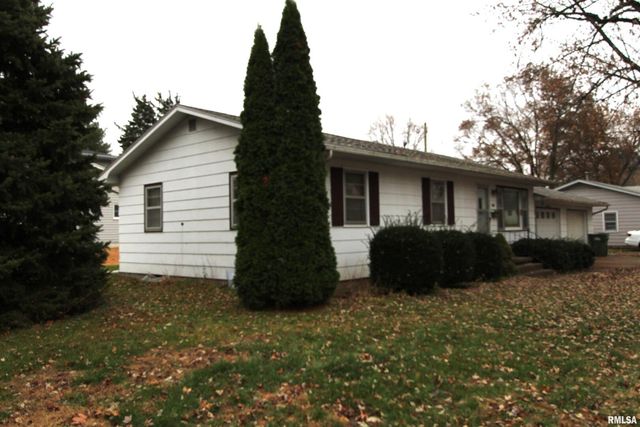 415 N 12TH Street, Clinton, IA 52732