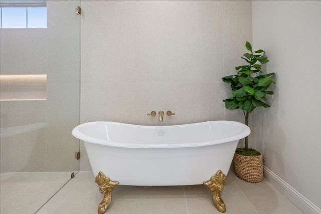 131 Big Catch Lane, Robinson, TX 76706