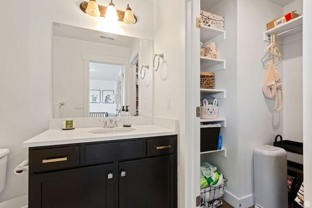 1056 W PAINTED HORSE LN, Bluffdale, UT 84065