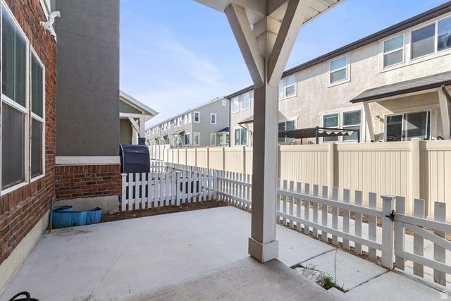 1056 W PAINTED HORSE LN, Bluffdale, UT 84065