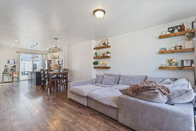 1056 W PAINTED HORSE LN, Bluffdale, UT 84065