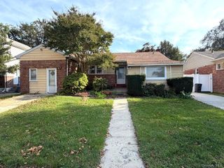 1503 Peninsula Boulevard, Hewlett, NY 11557