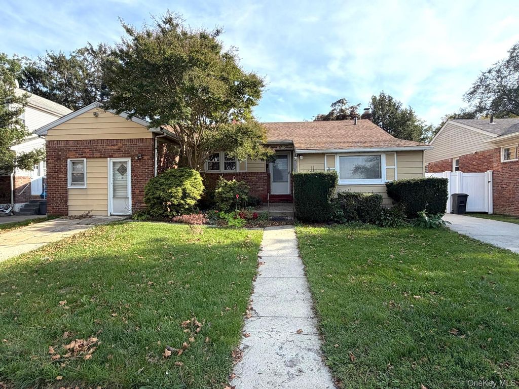 1503 Peninsula Boulevard, Hewlett, NY 11557
