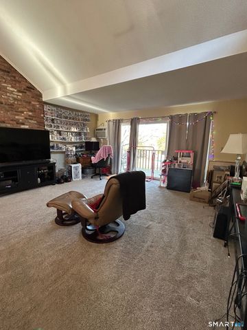 126 Sherman Hill Road APT B12, Woodbury, CT 06798