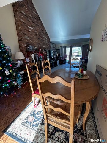 126 Sherman Hill Road APT B12, Woodbury, CT 06798