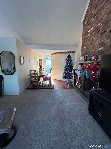 126 Sherman Hill Road APT B12, Woodbury, CT 06798