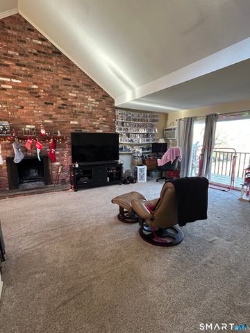 126 Sherman Hill Road APT B12, Woodbury, CT 06798