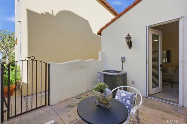 328 5th street, Huntington Beach, CA 92648