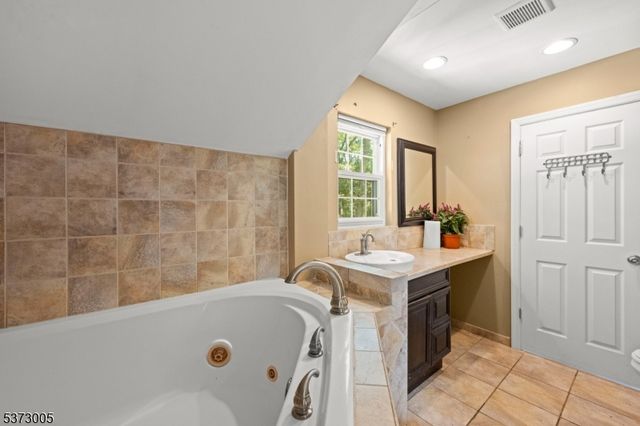 490 Split Rock Rd, Rockaway Twp., NJ 07849