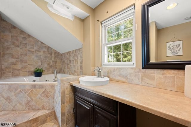 490 Split Rock Rd, Rockaway Twp., NJ 07849