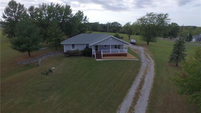 553 Lake Viking Terrace, Gallatin, MO 64640
