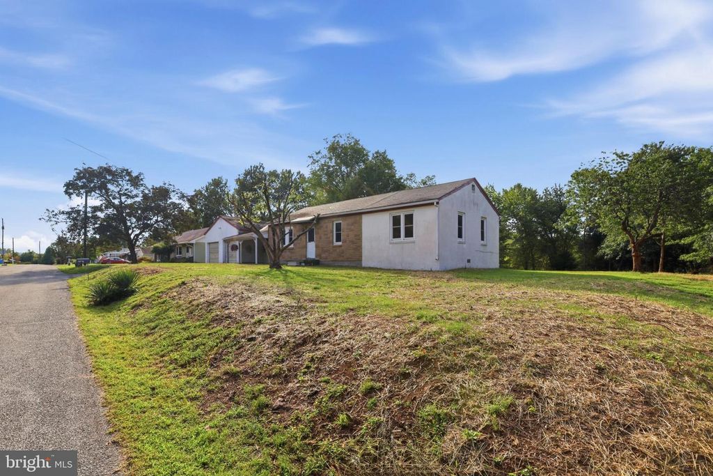 1033 WALT RD, PENNSBURG, PA 18073 — photo 4