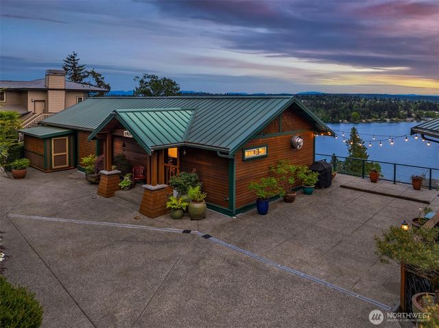 8909 NE 118th Place, Kirkland, WA 98034