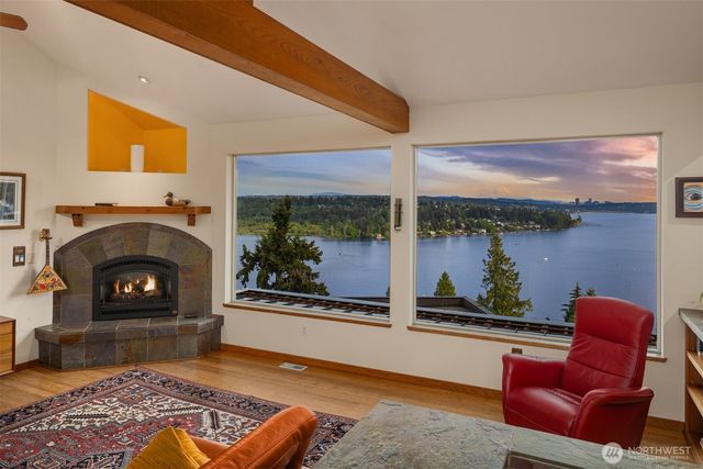 8909 NE 118th Place, Kirkland, WA 98034
