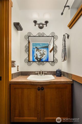 8909 NE 118th Place, Kirkland, WA 98034