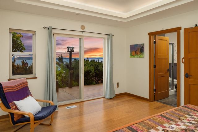 8909 NE 118th Place, Kirkland, WA 98034