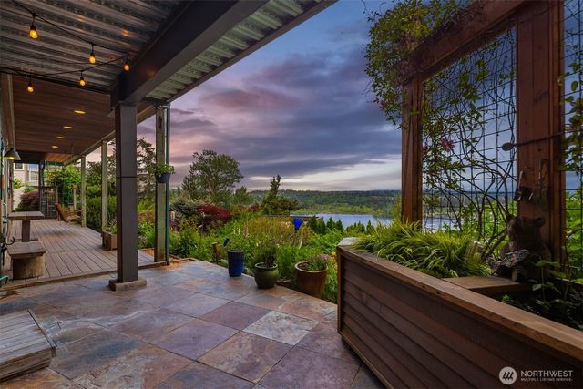 8909 NE 118th Place, Kirkland, WA 98034