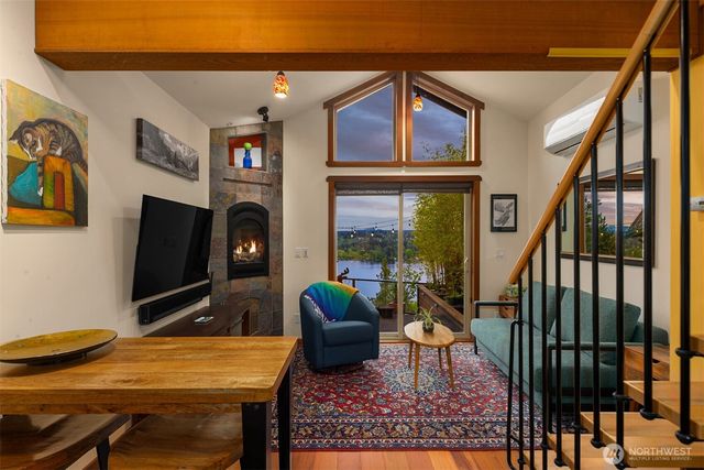 8909 NE 118th Place, Kirkland, WA 98034
