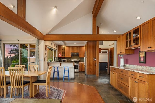8909 NE 118th Place, Kirkland, WA 98034
