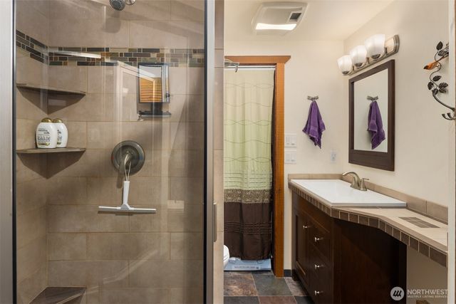 8909 NE 118th Place, Kirkland, WA 98034