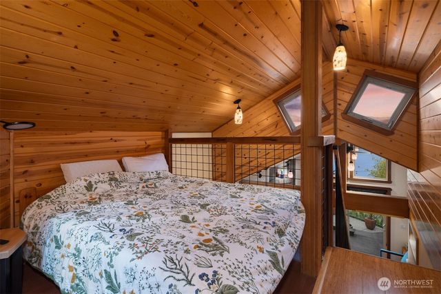 8909 NE 118th Place, Kirkland, WA 98034