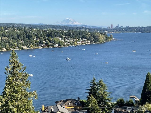 8909 NE 118th Place, Kirkland, WA 98034