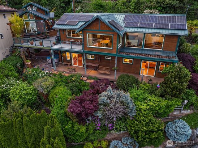 8909 NE 118th Place, Kirkland, WA 98034