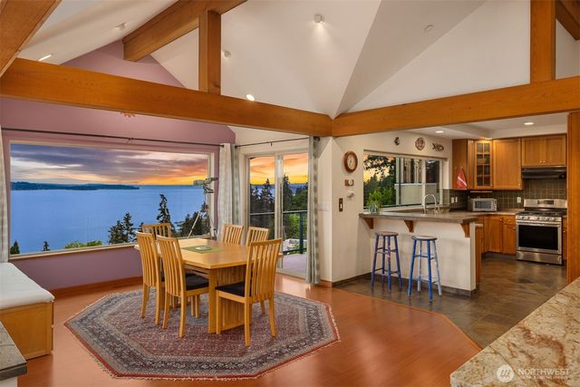 8909 NE 118th Place, Kirkland, WA 98034
