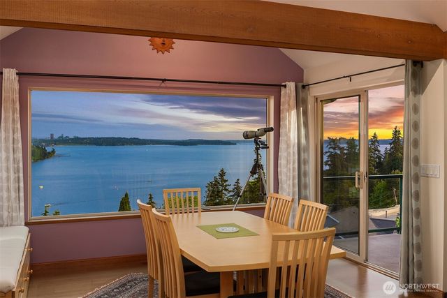 8909 NE 118th Place, Kirkland, WA 98034