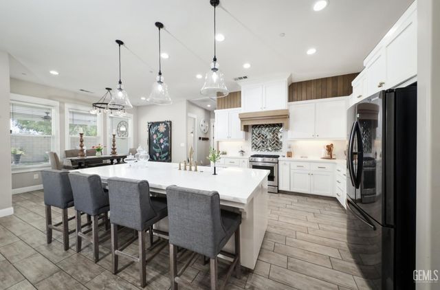 3406 Wicklow Court, Bakersfield, CA 93314