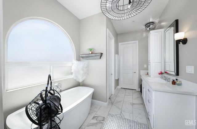 3406 Wicklow Court, Bakersfield, CA 93314