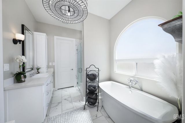 3406 Wicklow Court, Bakersfield, CA 93314