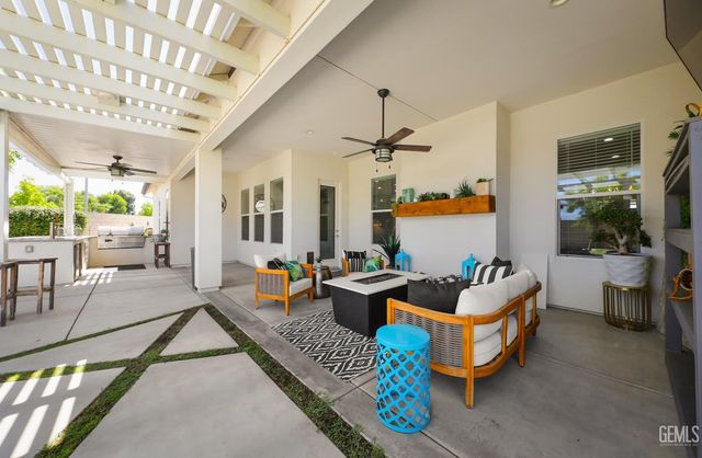 3406 Wicklow Court, Bakersfield, CA 93314