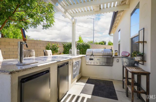 3406 Wicklow Court, Bakersfield, CA 93314